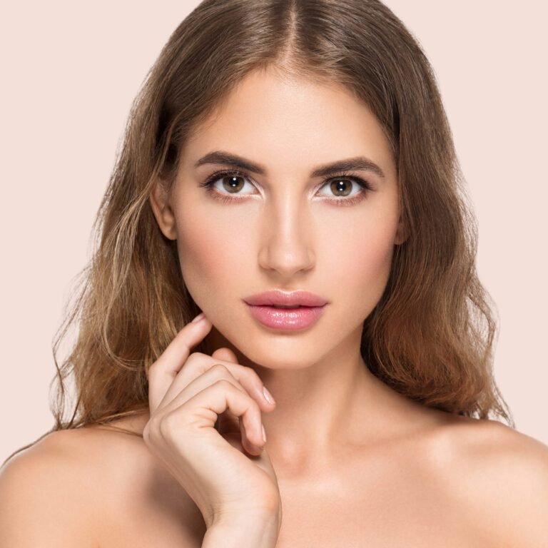 beautiful-woman-with-natural-make-up-casual-daily-2023-11-27-05-30-58-utc